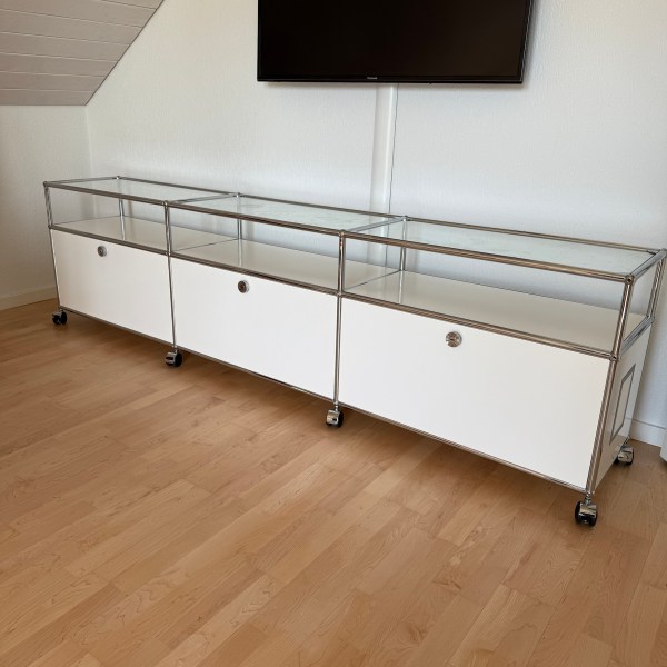 USM Haller TV Sideboard Reinweiss mit Glas